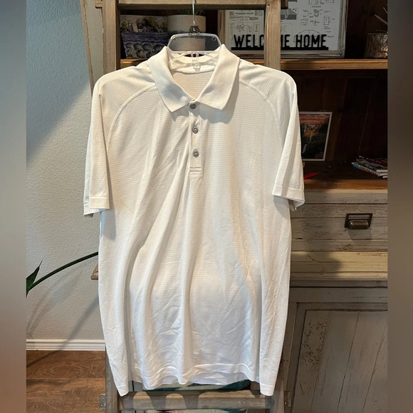 lululemon athletica Other - Lululemon men’s metal vent tech polo size Large